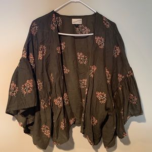 Universal Thread OSFM kimono
